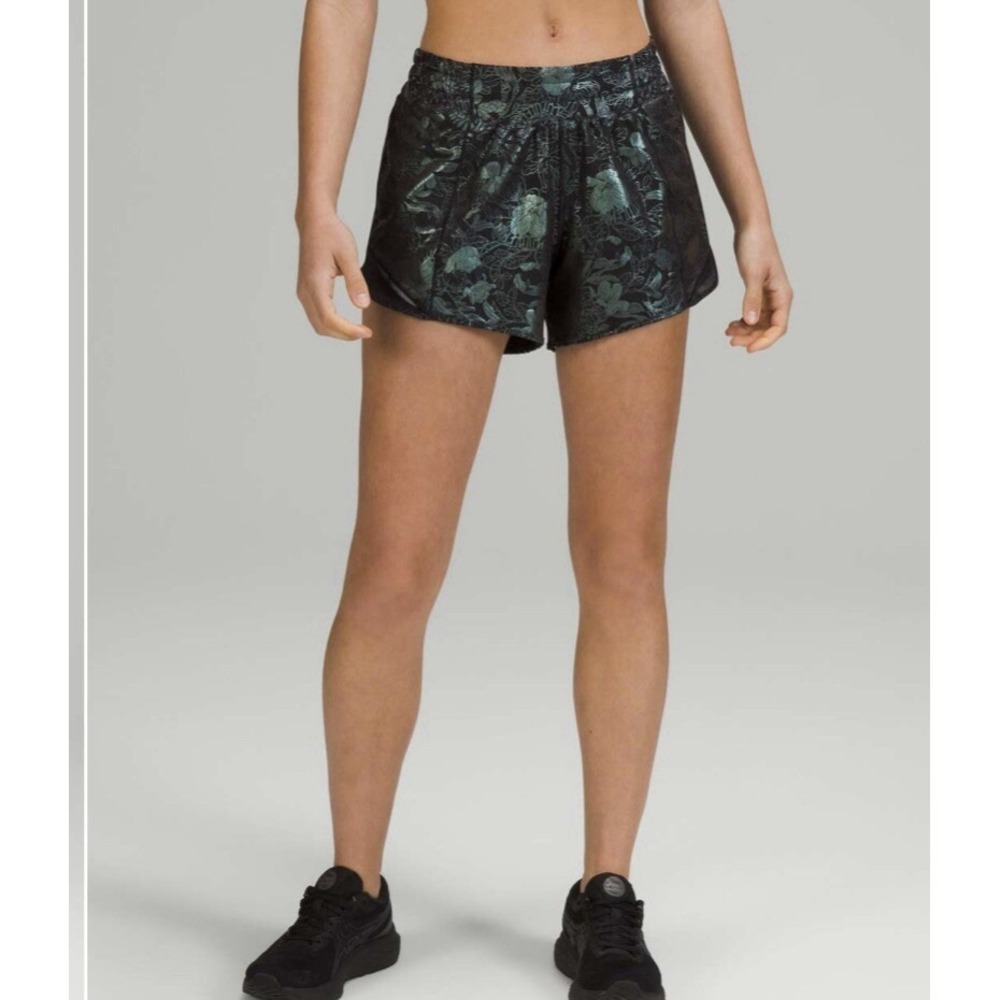 Lululemon Iridescent Floral Print Bitty Hot Shorts Women's Size 4 Athletic